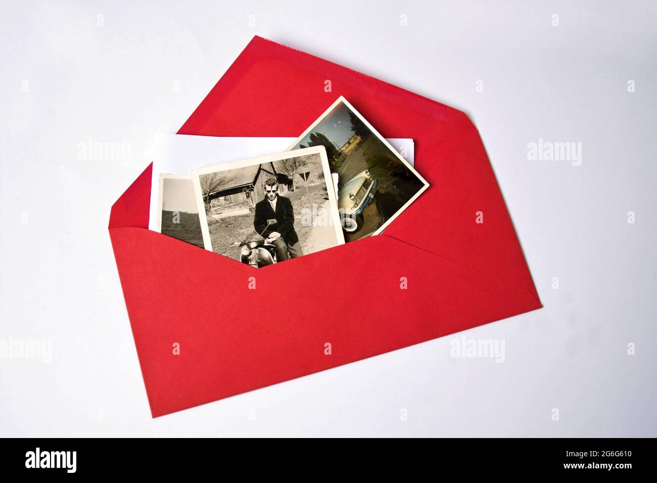 58 Red Envelope Drawing Stock Photos, High-Res Pictures, and Images - Getty  Images