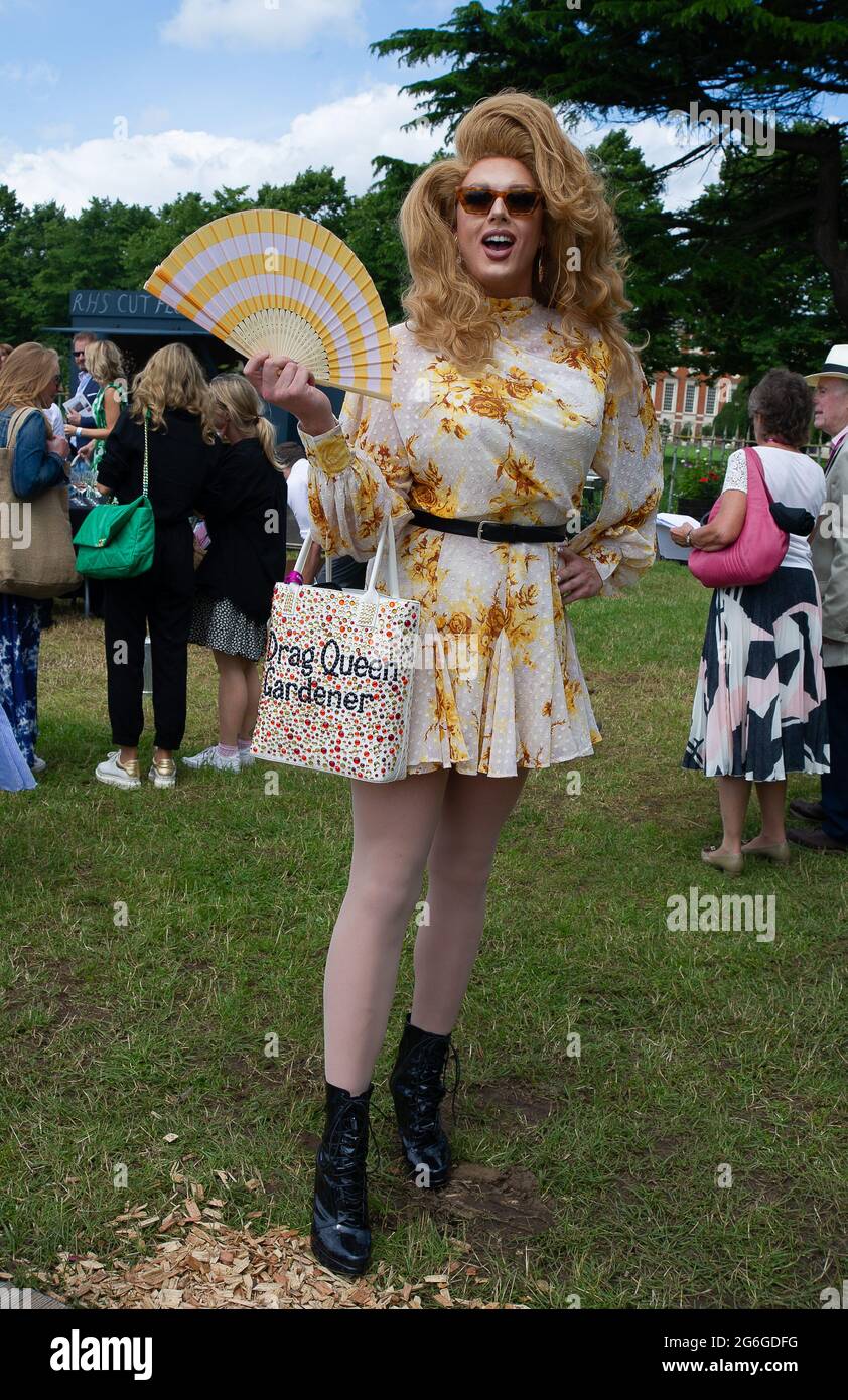 Hampton court palace flower show 2021 hires stock photography and