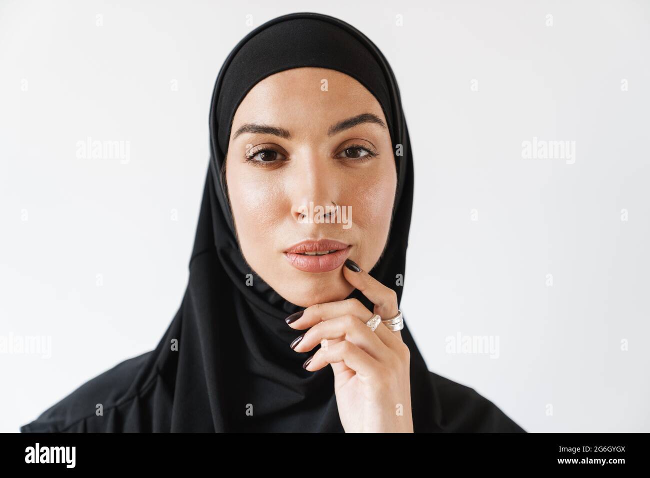 Woman bangladesh nose ring hi-res stock photography and images - Alamy