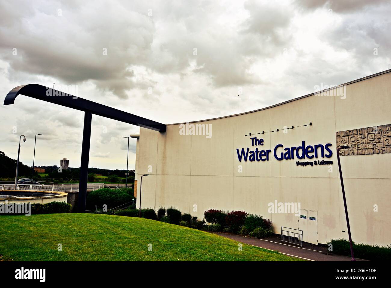 Water Gardens shopping area in Harlow, Essex Stock Photo Alamy