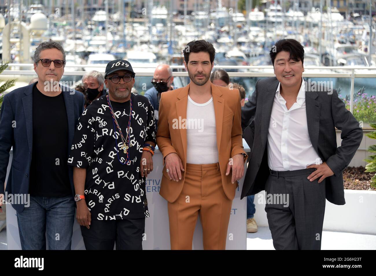 Cannes, France. 06th July, 2021. 74th Cannes Film Festival 2021, Photocall Jury Officiel du 74e Festival. Pictured: Spike Lee, Tahar Rahim, Song Kang-ho, Kleber Mendonca Filho Credit: Independent Photo Agency/Alamy Live News Stock Photo