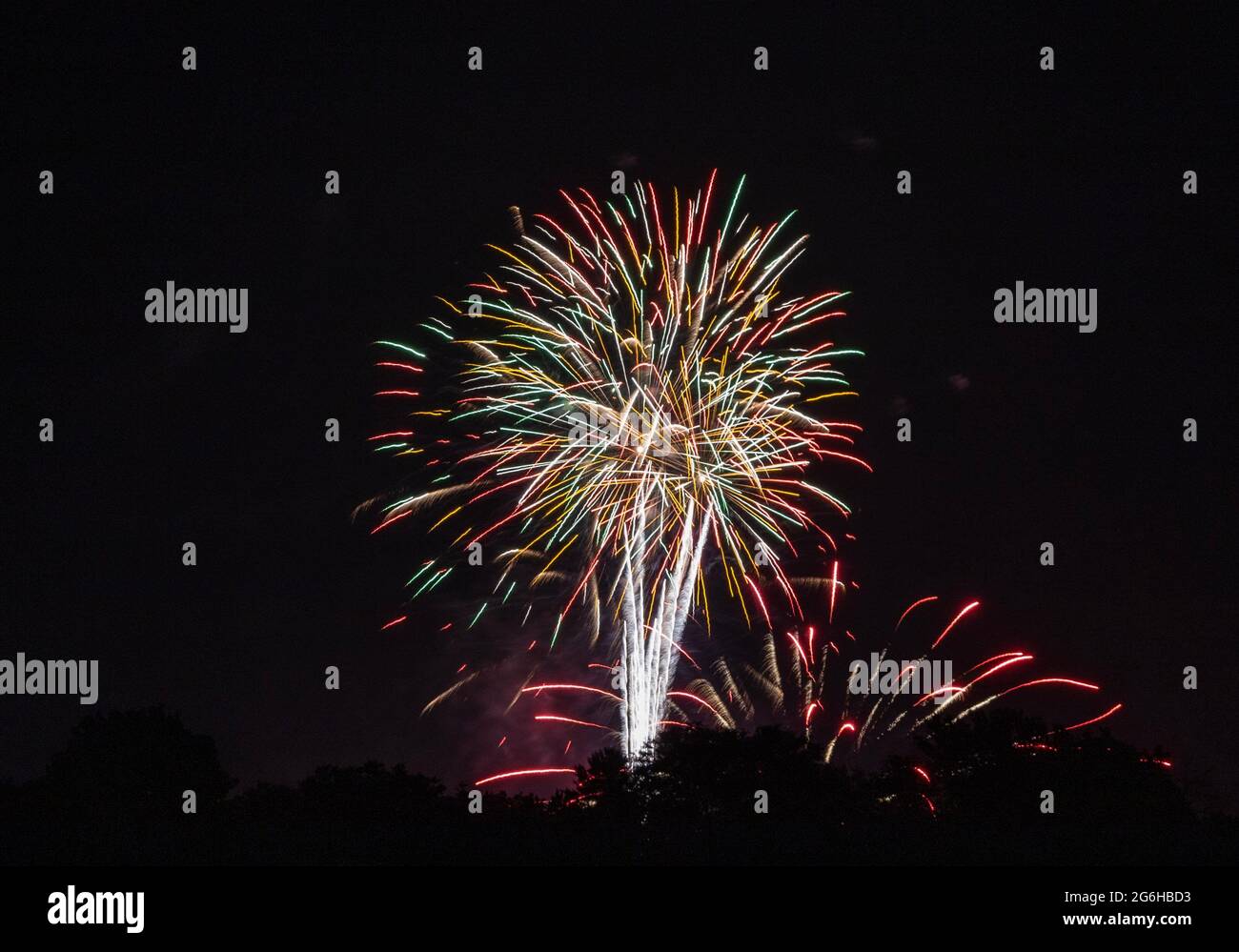 Exploding bright red firework hi-res stock photography and images - Alamy