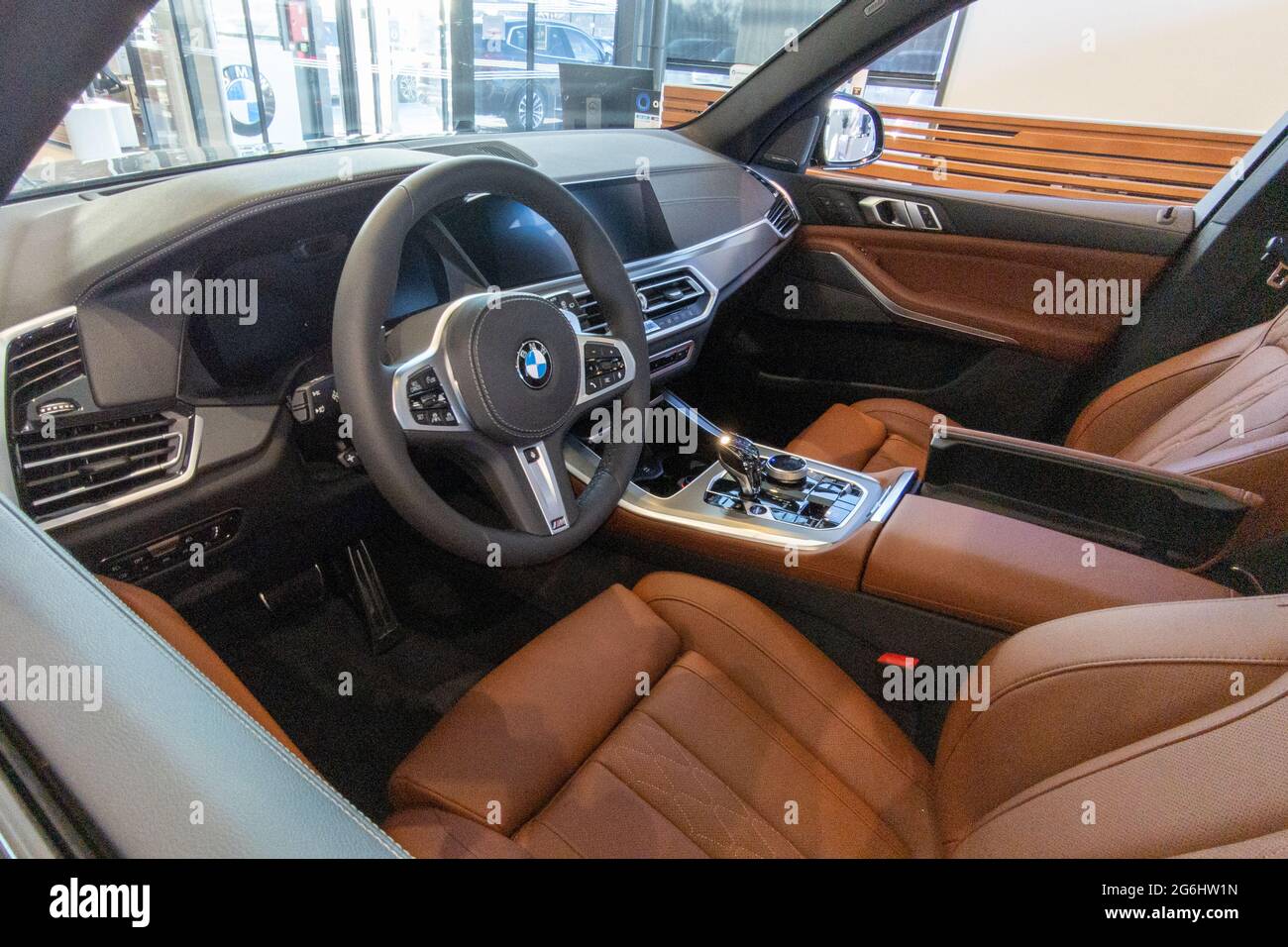 Bmw x5 interior hi-res stock photography and images - Alamy