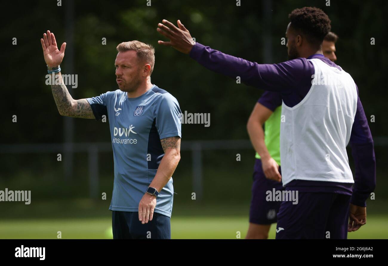 Anderlecht's assistant coach Craig Bellamy gestures during a training session of RSC Anderlecht during their stage in Alkmaar, The Netherlands, Tuesda Stock Photo