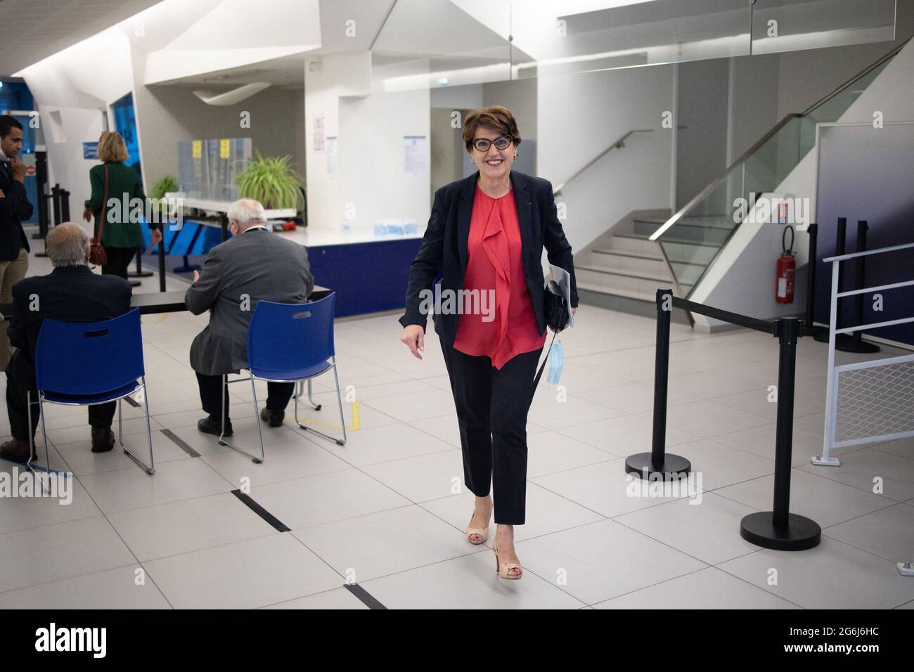 Annie genevard hires stock photography and images Alamy
