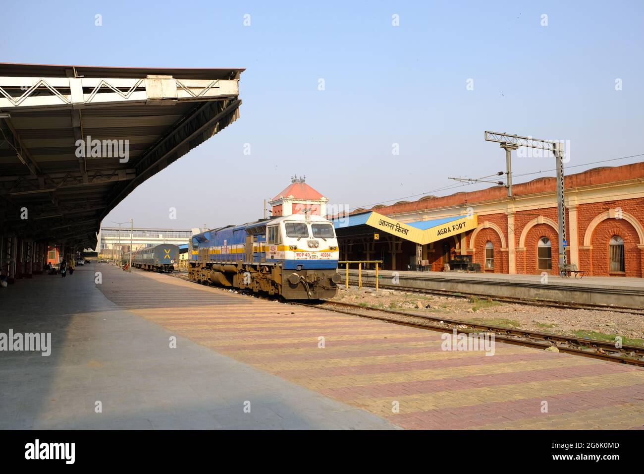 Agra rail station hires stock photography and images Alamy