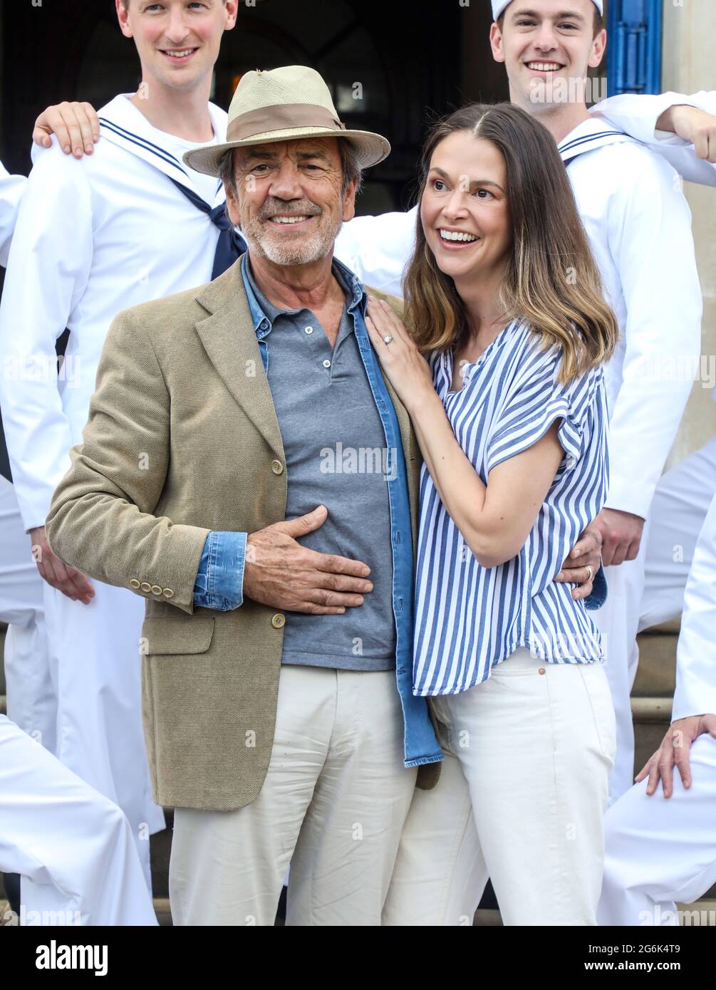 Robert Lindsay