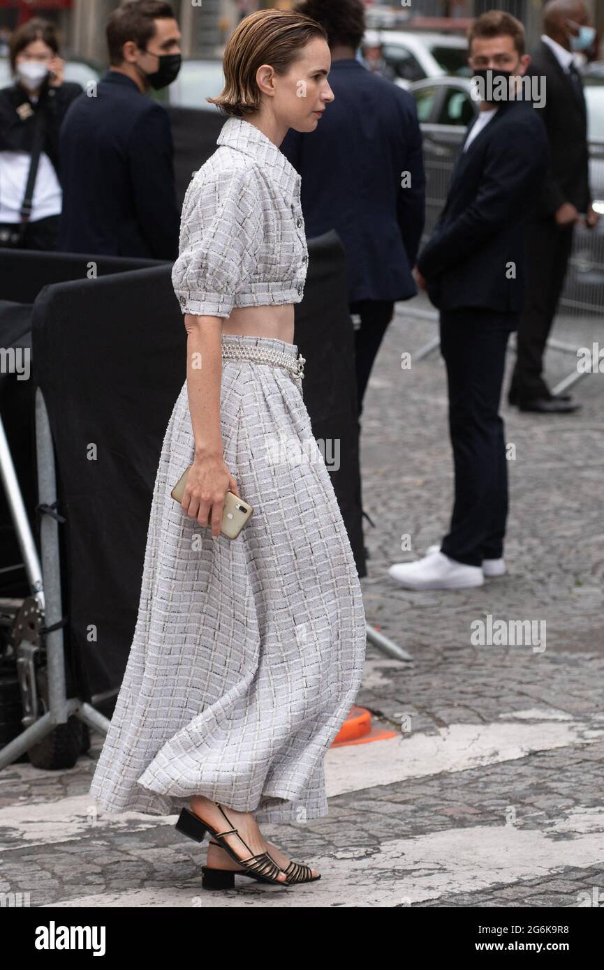 Anna Wintour arrives for the Chanel Haute Couture Fall/Winter 2021/2022  show as part of Paris Fashion Week on July 06, 2021 in Paris, France. Photo  by Laurent Zabulon / ABACAPRESS.COM Stock Photo - Alamy