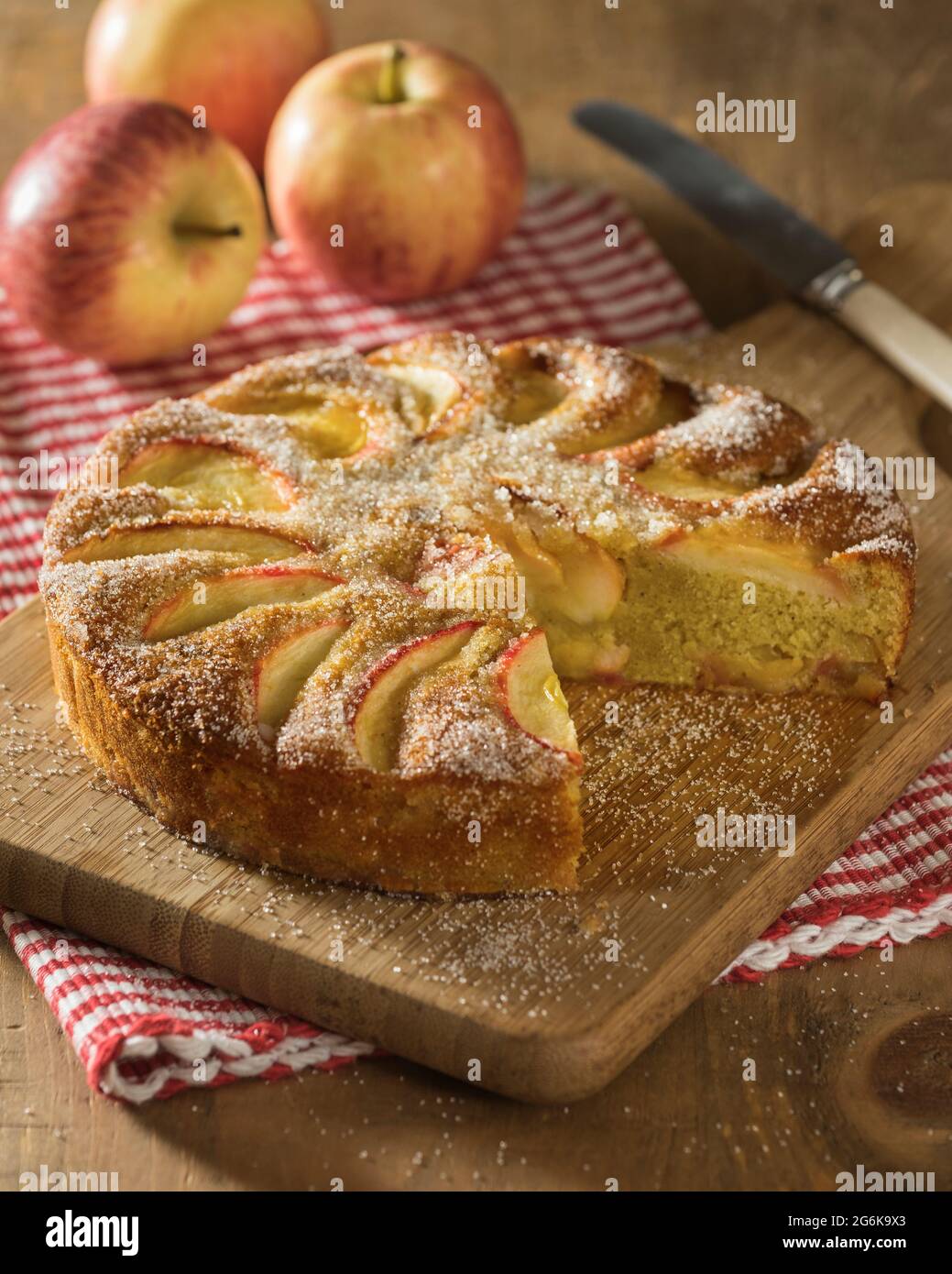 Gâteau fermière aux pommes. French apple cake. France Food Stock Photo