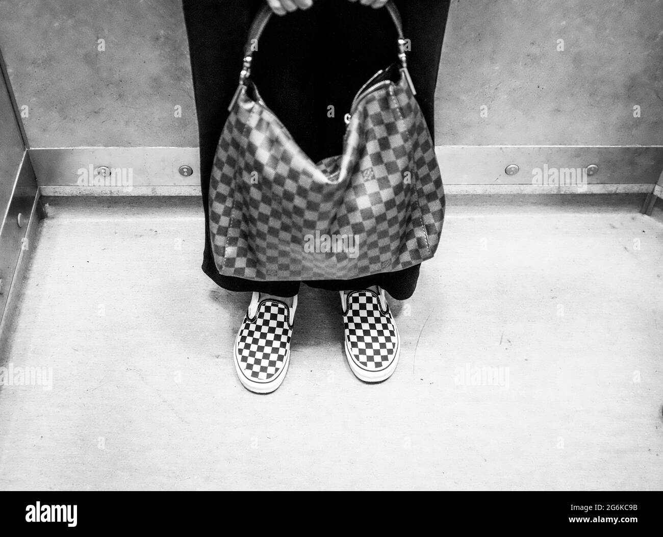 Louis vuitton bag Black and White Stock Photos & Images - Alamy