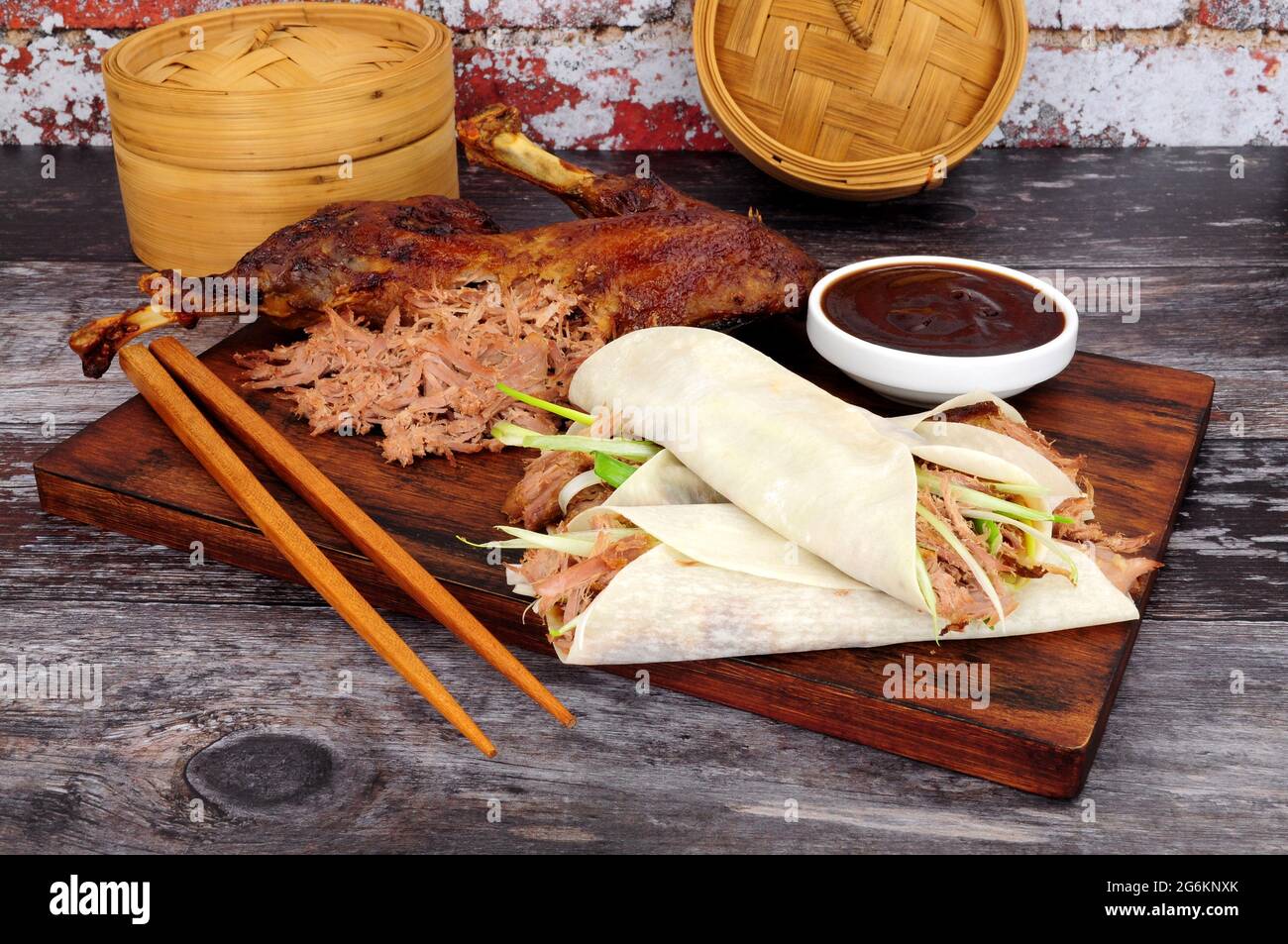 Shredded duck with pancakes hi-res stock photography and images - Alamy