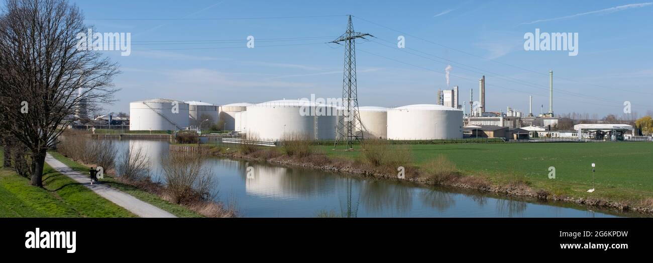 Varo Energy Tank farm at the Datteln-Hamm-Canal, Lünen, Ruhr area, Norrth Rhine-Westphalia, Germany, Europe Stock Photo