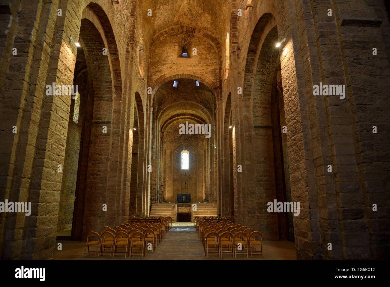 Interior of the Romanesque church of Sant Vicenç de Cardona (Bages, Barcelona, Catalonia, Spain) ESP: Interior de la iglesia del castillo de Cardona Stock Photo