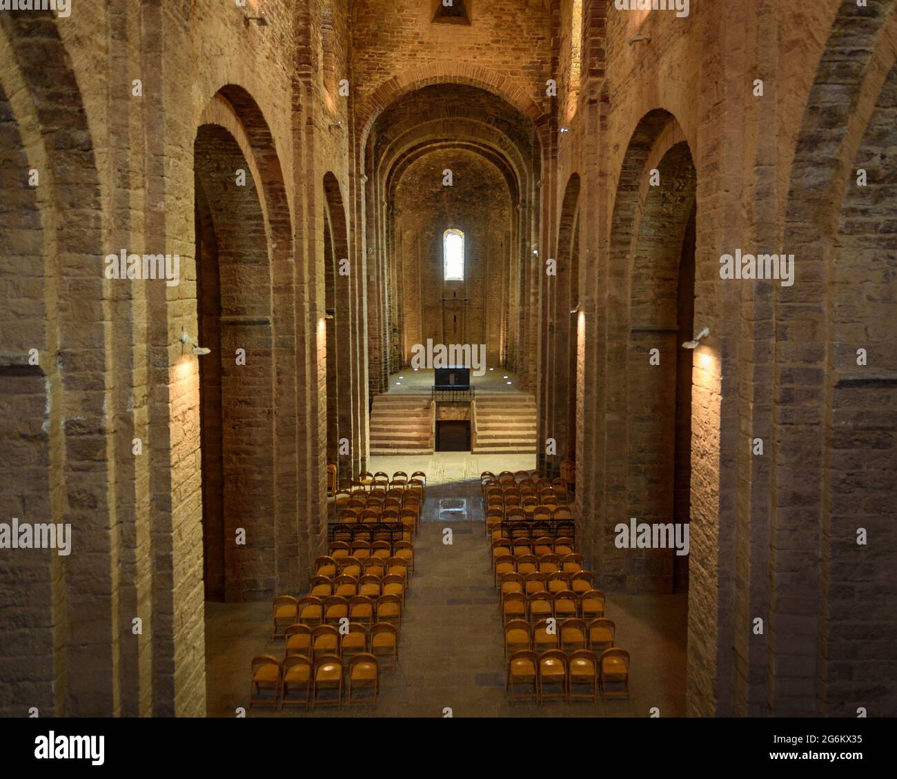 Interior of the Romanesque church of Sant Vicenç de Cardona (Bages, Barcelona, Catalonia, Spain) ESP: Interior de la iglesia del castillo de Cardona Stock Photo