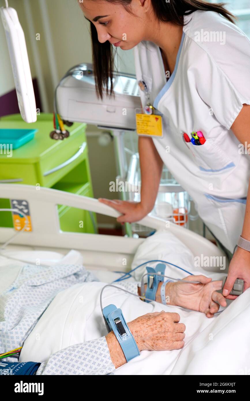 Care after pacemaker implantation, Cardio Center Stock Photo