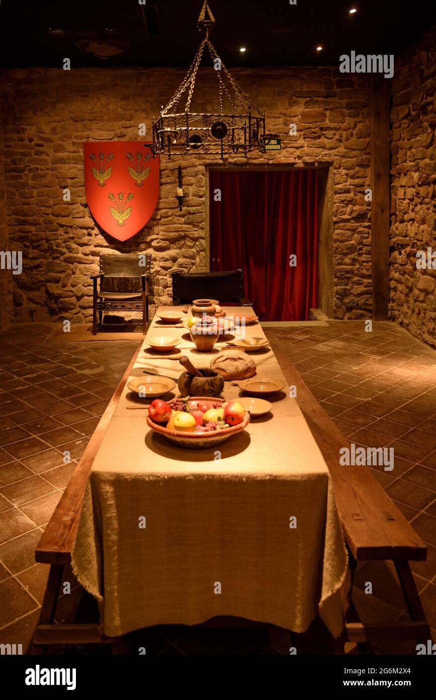Visit inside the medieval castle of Súria (Bages, Barcelona, Catalonia, Spain) ESP: Visita al interior del castillo medieval de Súria, Cataluña España Stock Photo