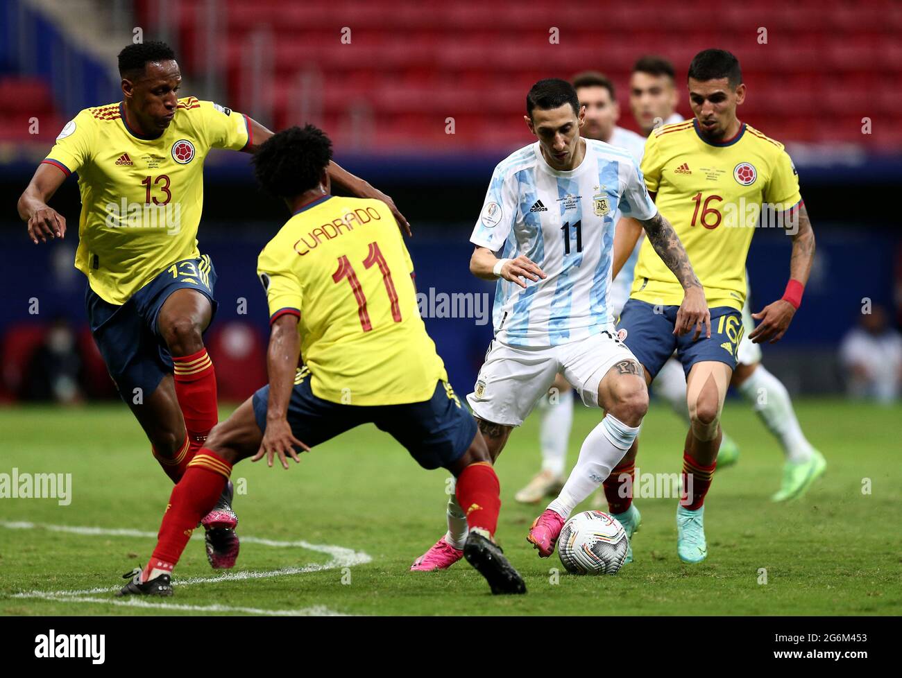 BRASILIA, BRAZIL - JULY 06: Angel Di Maria of Argentina competes for the ball with Yerry Mina ,Juan Cuadrado and Rafael Santos Borre of Colombia ,during the Semifinal match between Argentina and Colombia as part of Conmebol Copa America Brazil 2021 at Mane Garrincha Stadium on July 6, 2021 in Brasilia, Brazil. (MB Media) Stock Photo