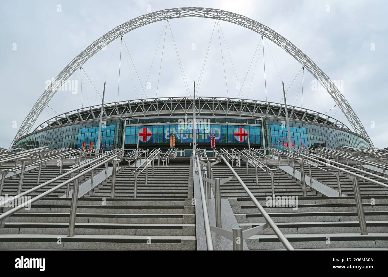 WEMBLEY STADIUM, ARCH, ENGLAND V DENMARK, 2021 Stock Photo - Alamy