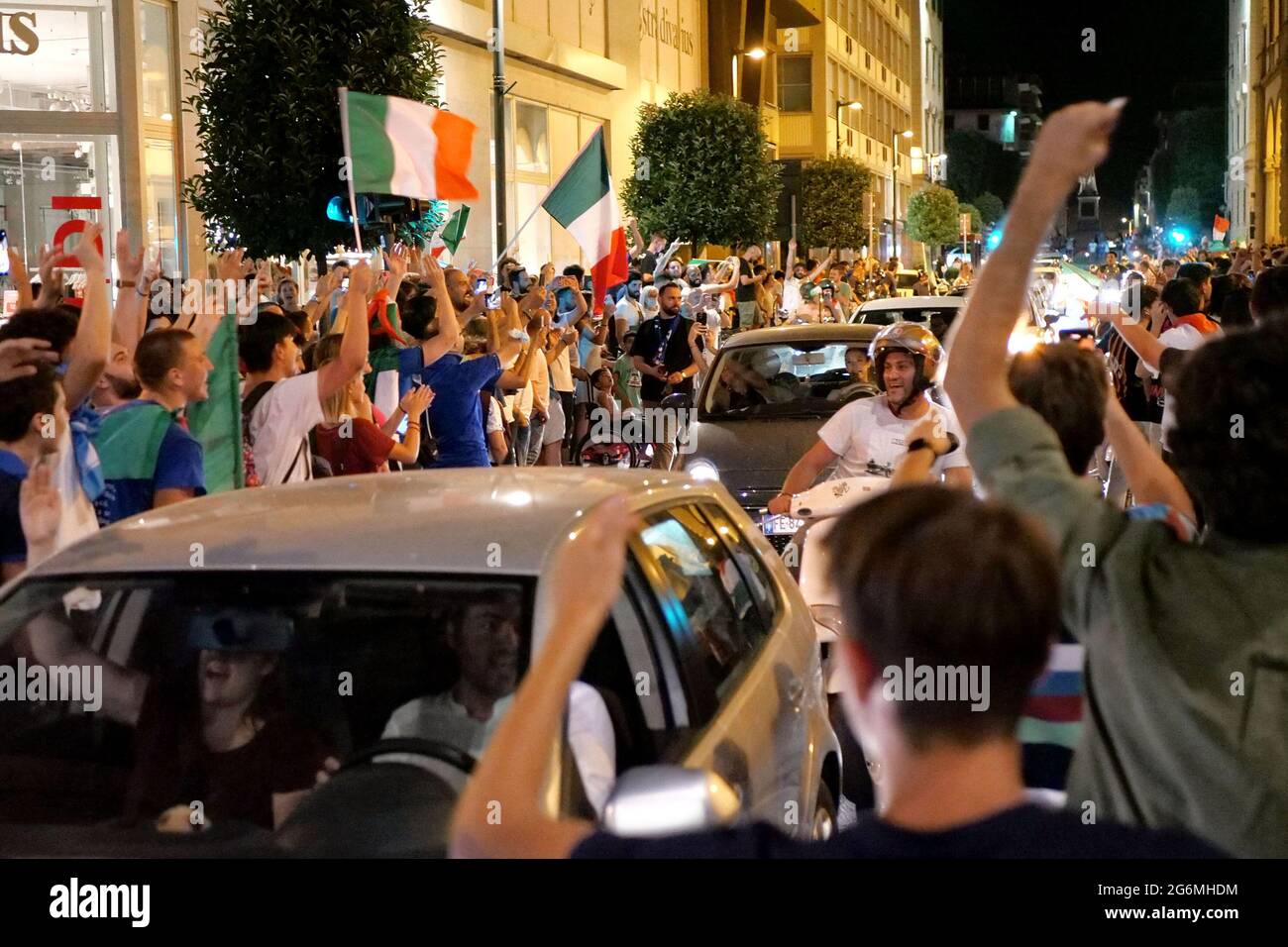 Spain italy fans hi-res stock photography and images - Page 2 - Alamy