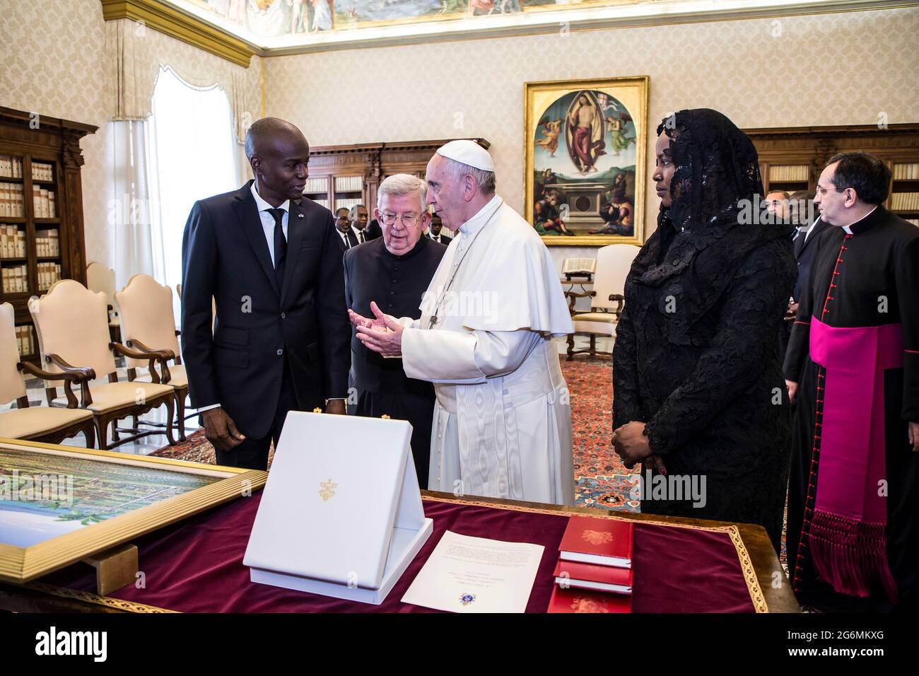 Vatican City State, Vatikanstadt. 07th July, 2021. the president of Haiti, Jovenel Moïse, was assassinated: he was 53 years old. In the photo Pope Francis with the President of the Republic of Haiti H.E. Mr. Jovenel Moise with his wife Martine Moïse. 26 January 2018 Credit: dpa/Alamy Live News Stock Photo