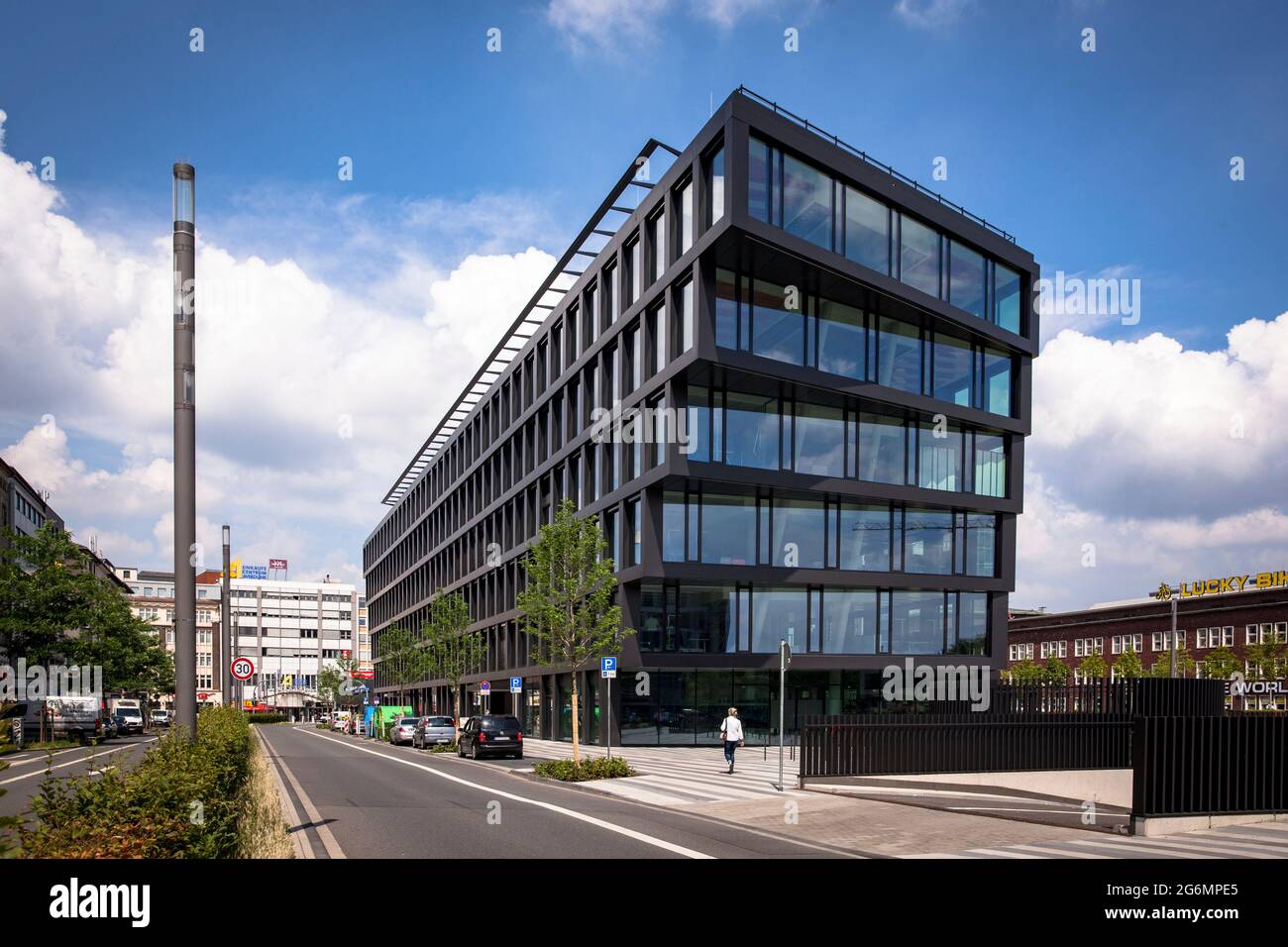 the office and commercial building Mercator One at Portsmouthplatz near main station, Duisburg, North Rhine-Westphalia, Germany. Architect Hadi Tehera Stock Photo