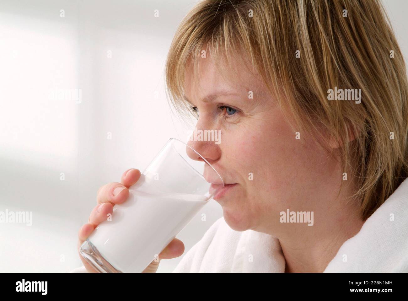 Women taking barium sulphate suspension hires stock photography and
