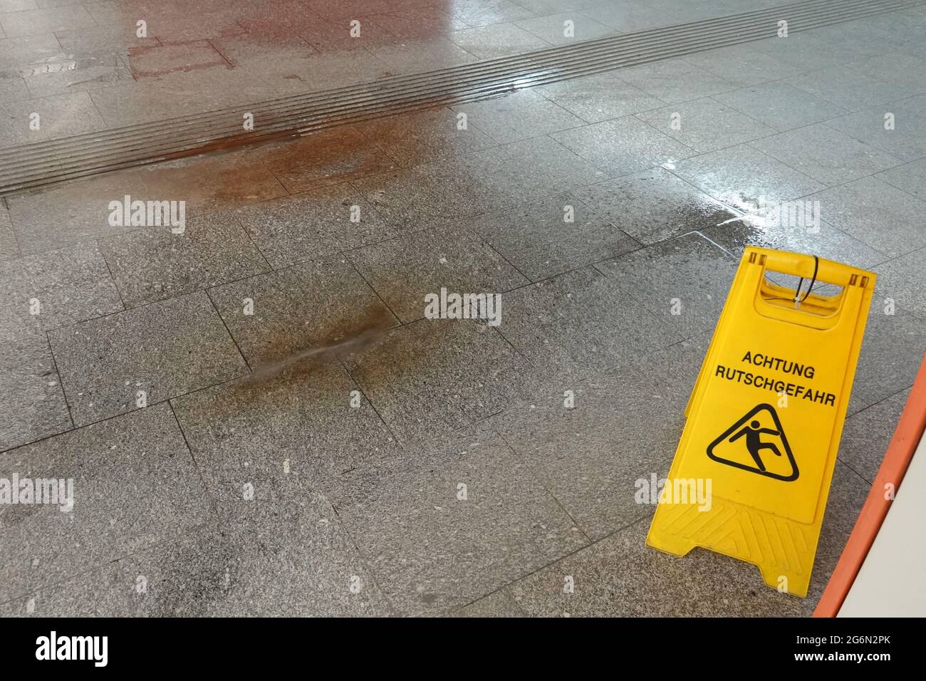 Wien, Wasserschaden in der U-Bahn-Station Westbahnhof Stock Photo