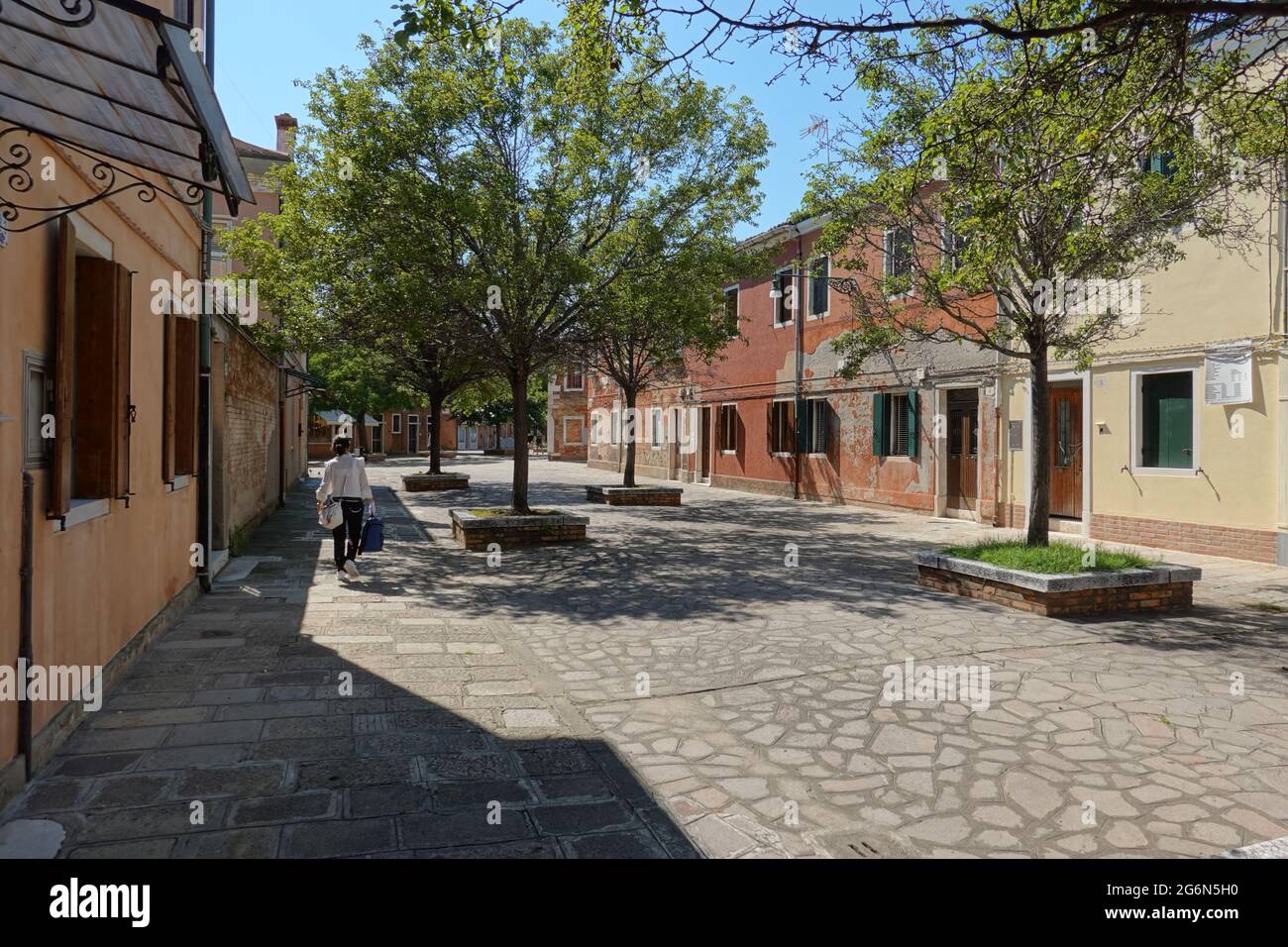 Murano, venetisch Muran, ist eine Inselgruppe nordöstlich der Altstadt von Venedig in der Lagune von Venedig. Sie ist bekannt für ihre Glaskunst, lebt Stock Photo