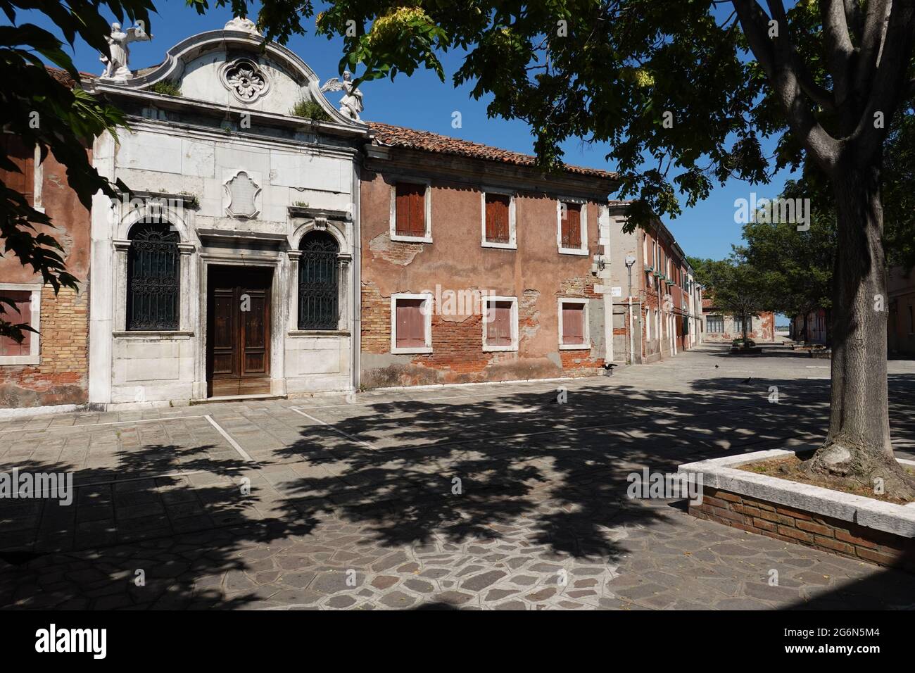 Murano, venetisch Muran, ist eine Inselgruppe nordöstlich der Altstadt von Venedig in der Lagune von Venedig. Sie ist bekannt für ihre Glaskunst, lebt Stock Photo