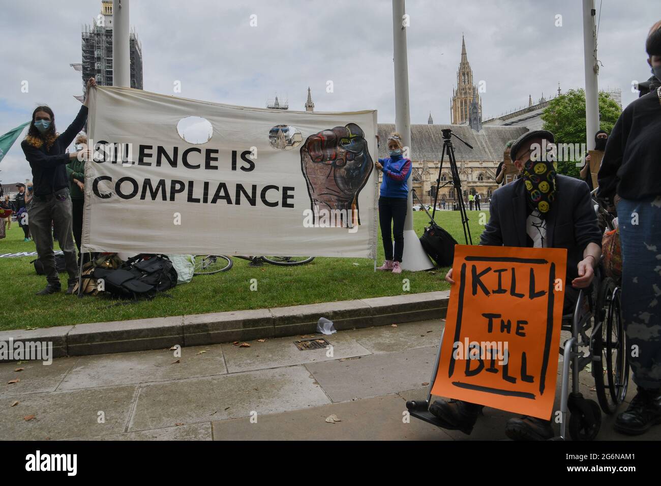 Hundreds protests against UK government racism, Stop the police bill of ...