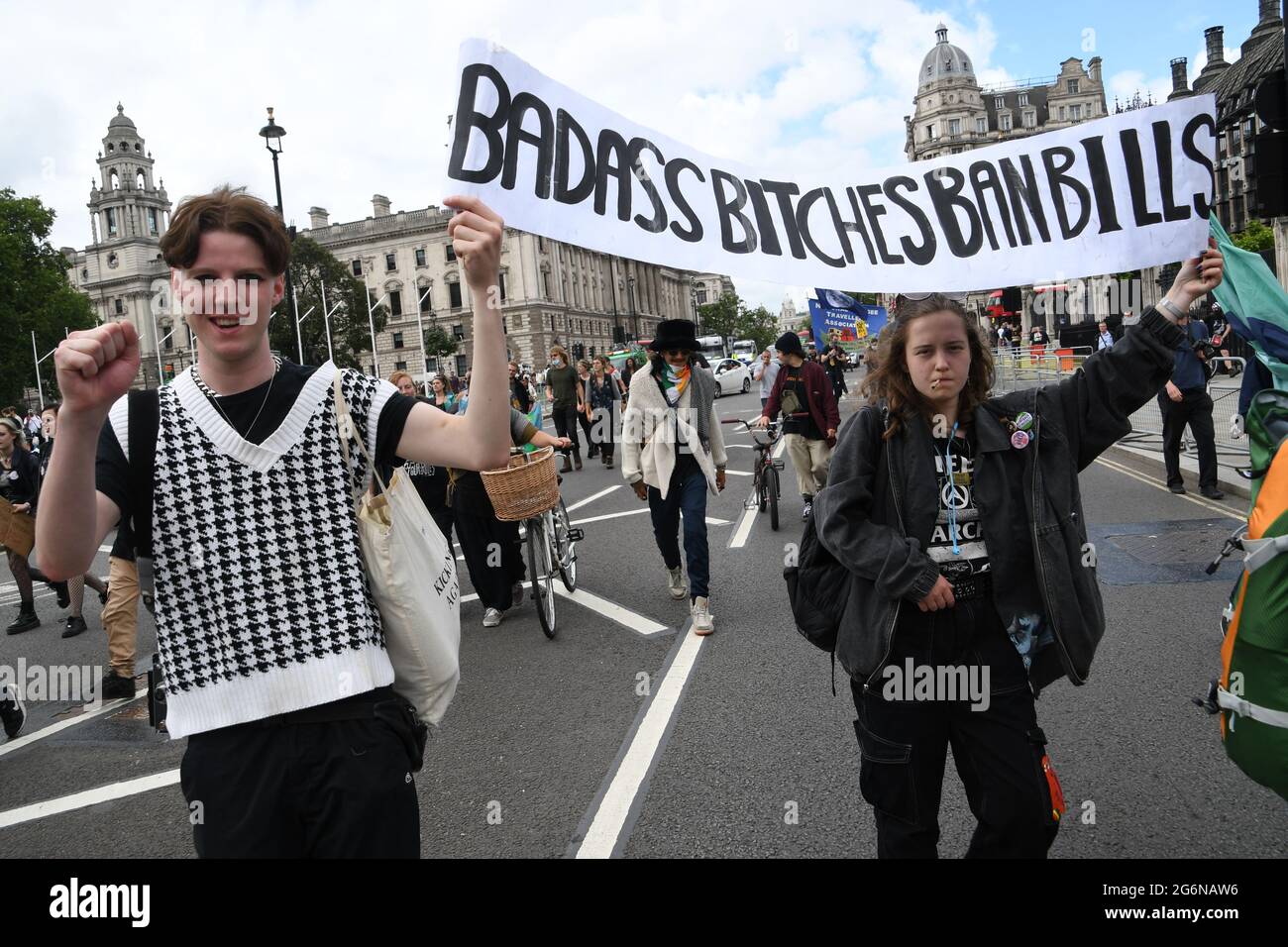 Hundreds protests against UK government racism, Stop the police bill of ...