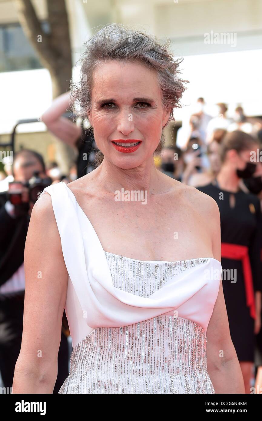 Cannes, France. 07th July, 2021. 74th Cannes Film Festival 2021, Red Carpet film : 'Tout S'est Bien Passe (Everything Went Fine)' - Pictured: Andie McDowell Credit: Independent Photo Agency/Alamy Live News Stock Photo