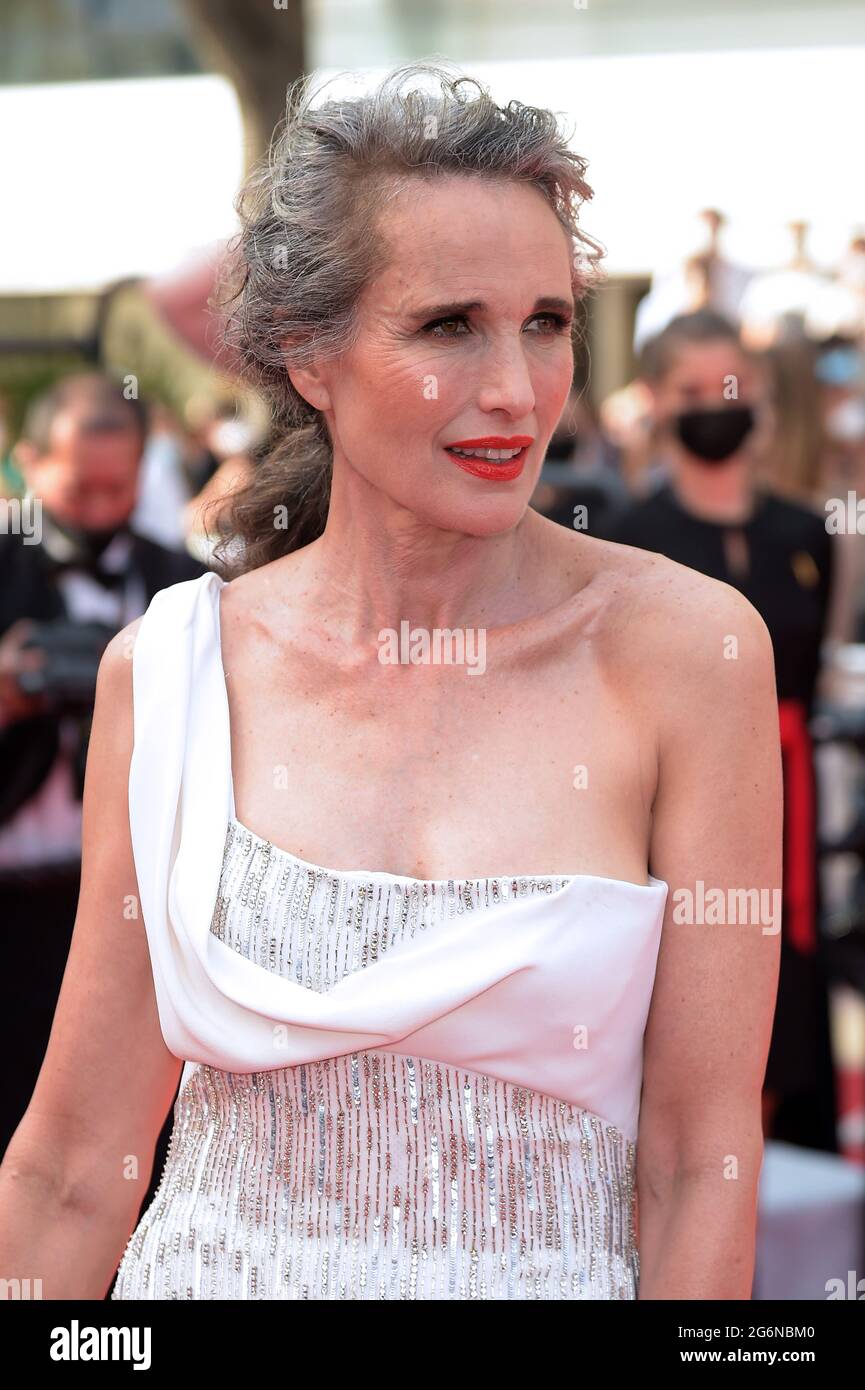 Cannes, France. 07th July, 2021. 74th Cannes Film Festival 2021, Red Carpet film : 'Tout S'est Bien Passe (Everything Went Fine)' - Pictured: Andie McDowell Credit: Independent Photo Agency/Alamy Live News Stock Photo