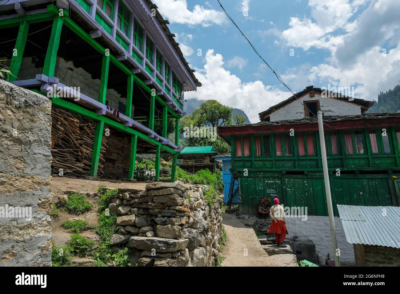 Nakthan, India - June 2021: Views of the village of Nakthan in the Parvati Valley on June 20, 2021 in Nakthan, Himachal Pradesh, India. Stock Photo