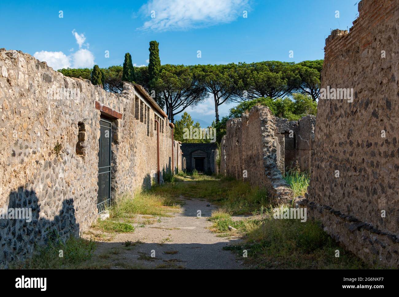 Sides archeology hi-res stock photography and images - Alamy