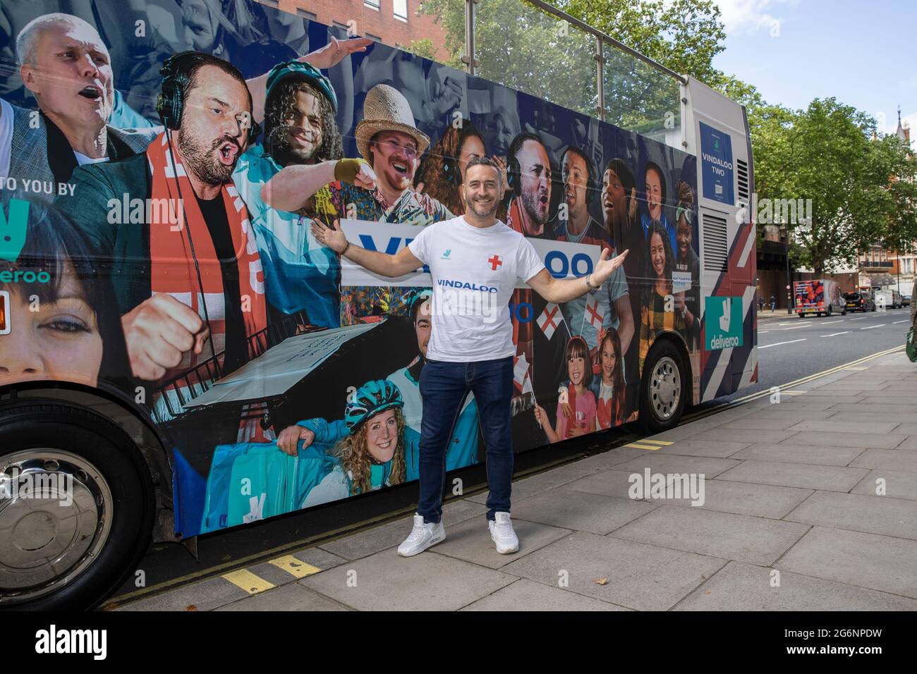 London, UK. 07th July, 2021. Will Mellor on the Vindaloo Two Bus around London, promoting the Vindaloo charity single and England Football team at the Euro's. Credit: SOPA Images Limited/Alamy Live News Stock Photo