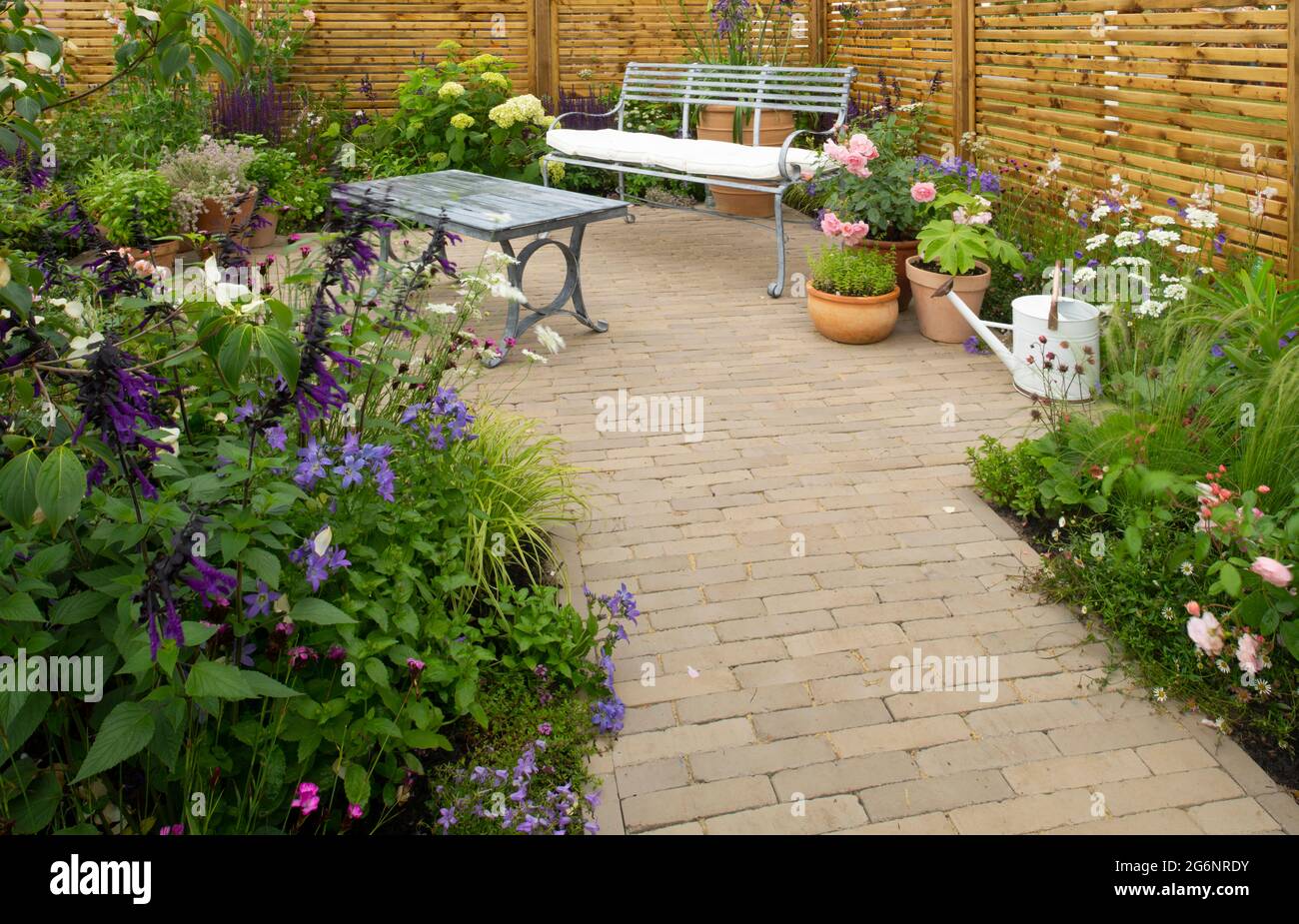 Charlie's Courtyard Garden at the Hampton Court Palace Garden Festival 2021 Stock Photo