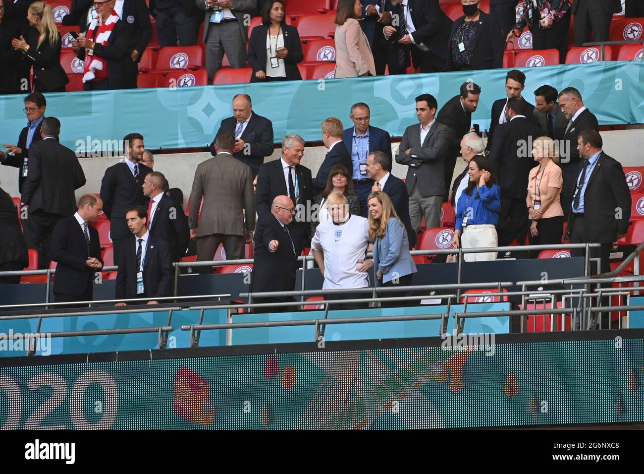 View of the VIP box, in the withte Prime Minister Boris JOHNSON with his wife Carrie SYMONDS, left Prince WILLIAM, feature, symbol photo, edge motif, semi-finals, game M50, England (ENG)