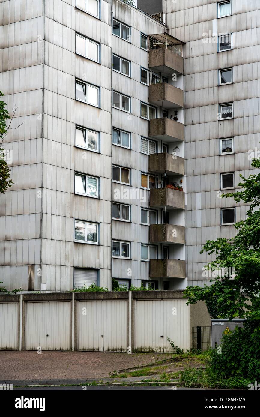 Residential buildings, housing estate in DuisburgNeuenkamp, older