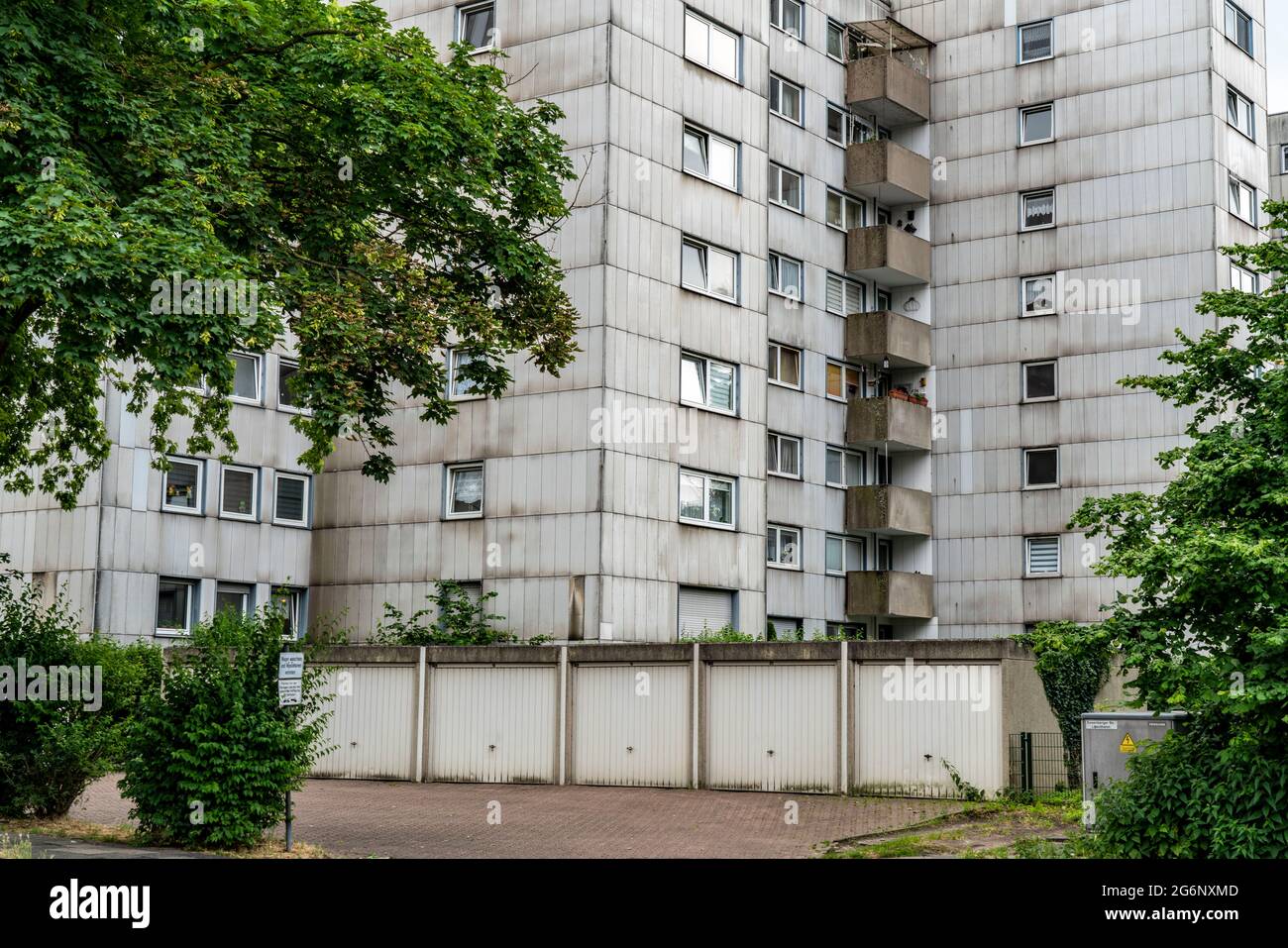 Residential buildings, housing estate in DuisburgNeuenkamp, older