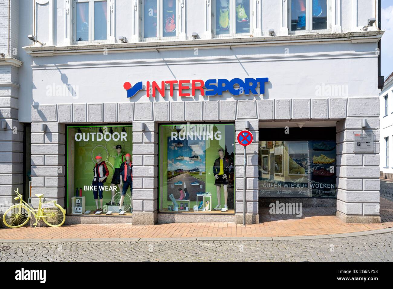 Sport center building exterior hi-res stock photography and images - Alamy