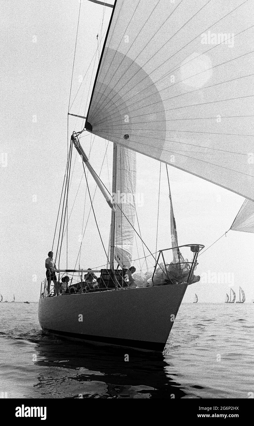 AJAXNETPHOTO. 7TH JULY, 1979. SOLENT, COWES, ENGLAND. - TEAM YACHT - BLIZZARD (GBR) AT THE START OF THE COWES-DINARD OFFSHORE RACE. YACHT WAS A GB ADMIRAL'S CUP TEAM YACHT IN THE SAME YEAR. PHOTO:JONATHAN EASTLAND/AJAX REF:2790707 29 9 Stock Photo