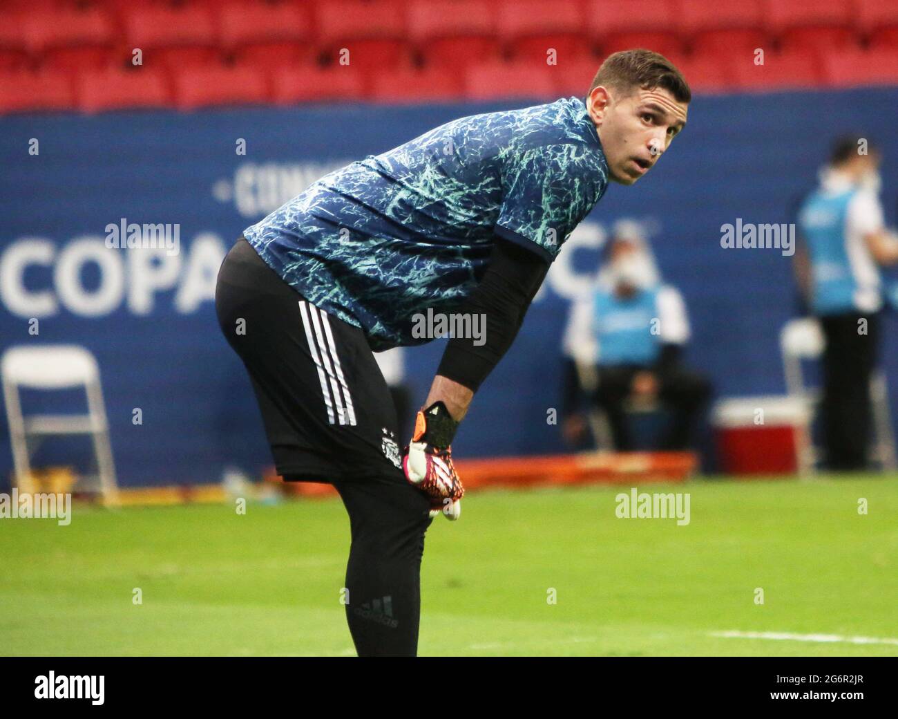 Damian Martinez of Argentina warms up during the Copa America 2021, semi-final football match between Argentina and Colombia on July 7, 2021 at Estadio Nacional Mane Garrincha in Brasilia, Brazil - Photo Laurent Lairys / DPPI Stock Photo