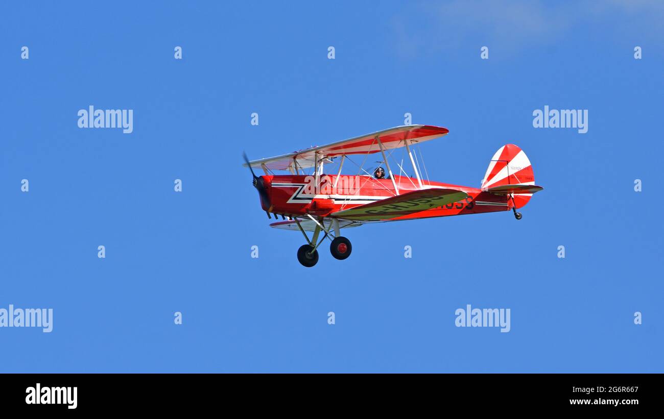 Vintage biplane wing hi-res stock photography and images - Alamy