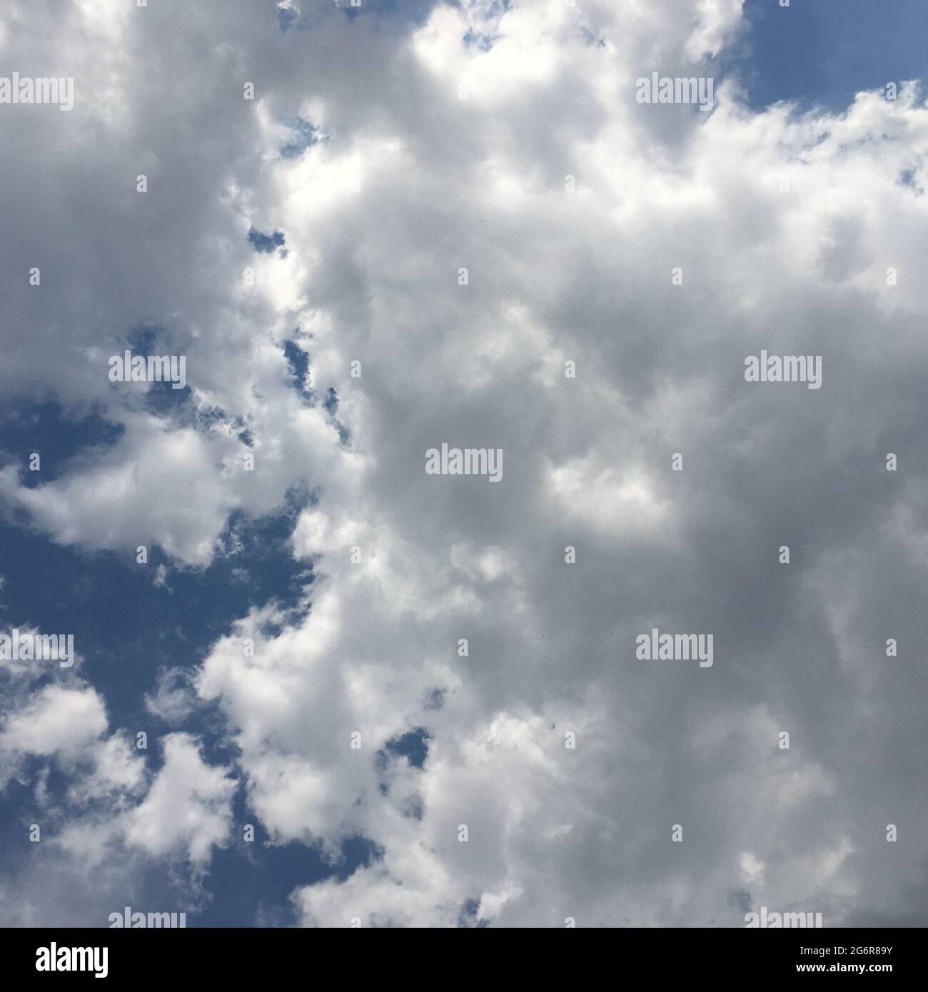 Group clouds in sky high hi-res stock photography and images - Alamy