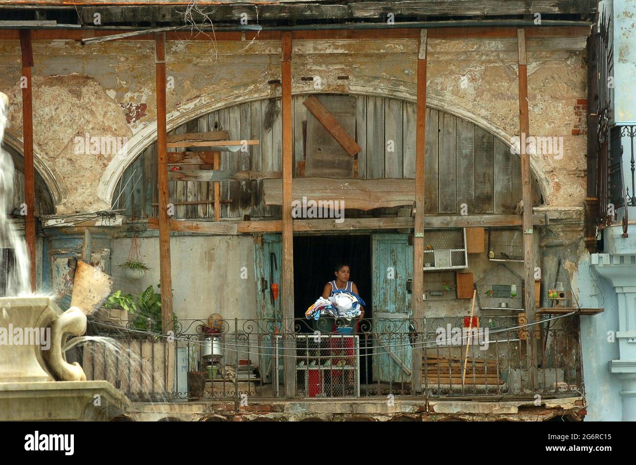 Poor housing in Havana, Cuba Stock Photo Alamy