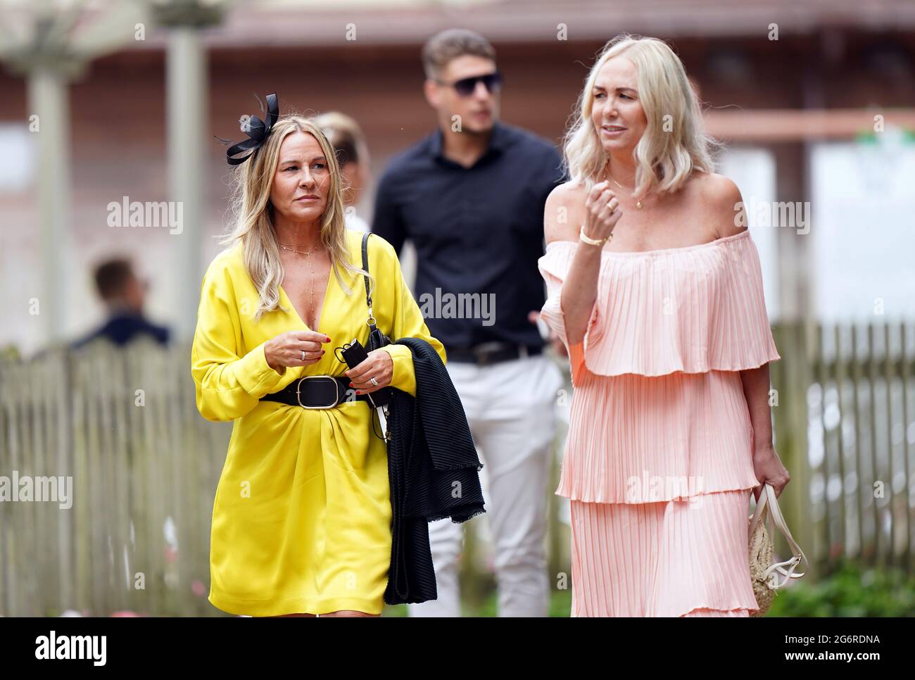 Moet and Chandon Champagne singage ahead of Festival Friday of the Moet and  Chandon July Festival at Newmarket racecourse, Suffolk. Picture date:  Friday July 8, 2022 Stock Photo - Alamy