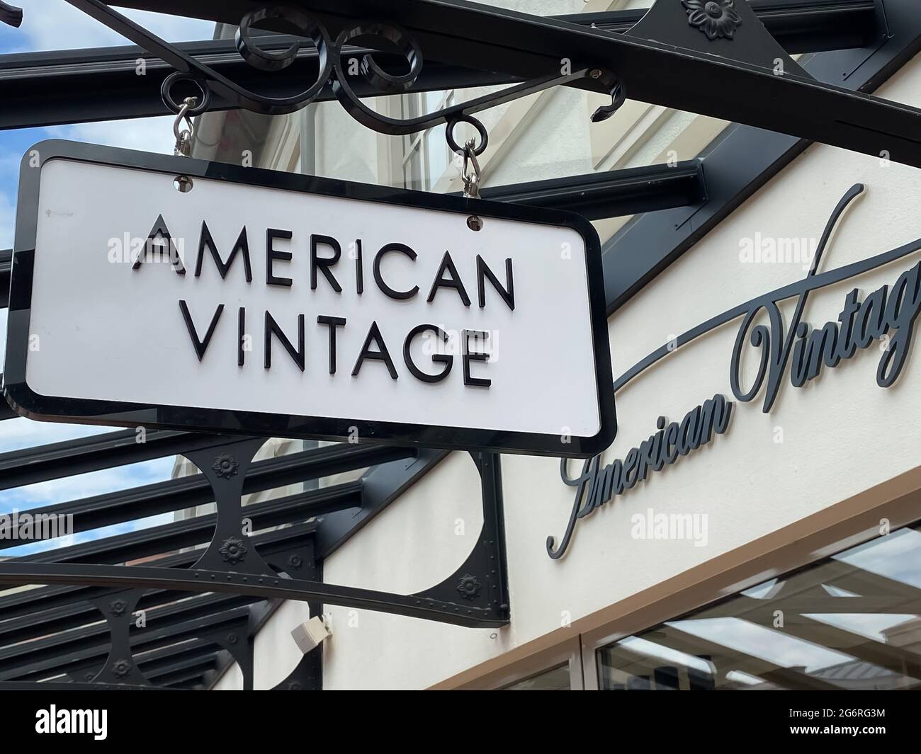 Roermond, Netherlands - July 1. 2021: View on store facade with logo  lettering sign of american vintage fashion label Stock Photo - Alamy