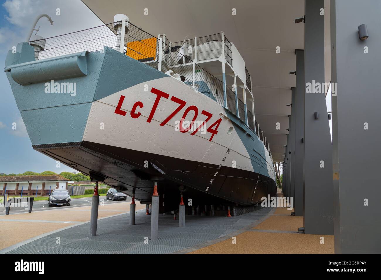 Ww2 landing craft hi-res stock photography and images - Alamy