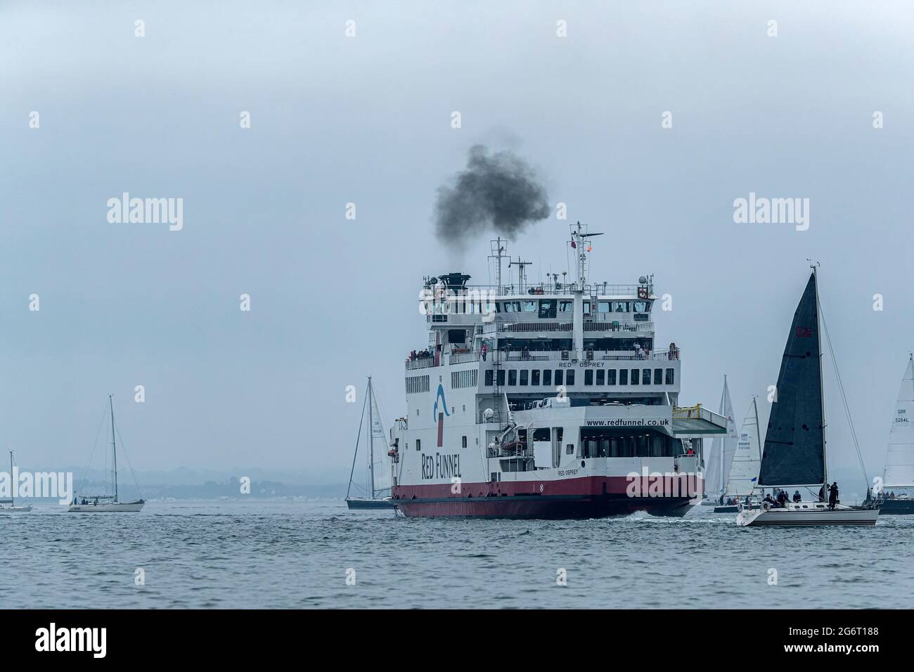 Isle of wight dinghies hi-res stock photography and images - Alamy